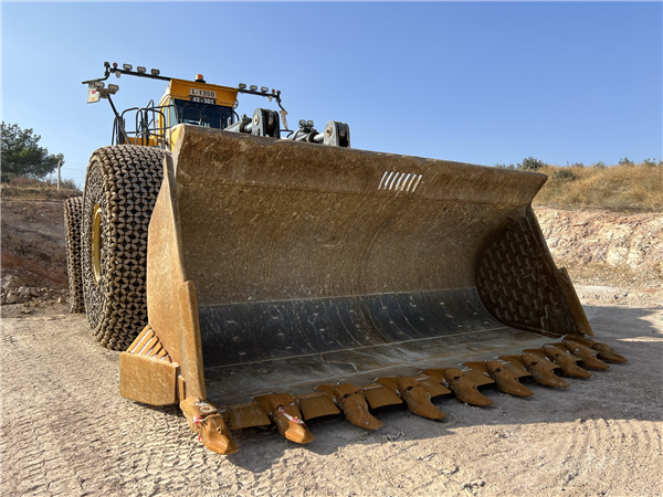 Used Letourneau Model L-1350 Front End Wheel Loader)